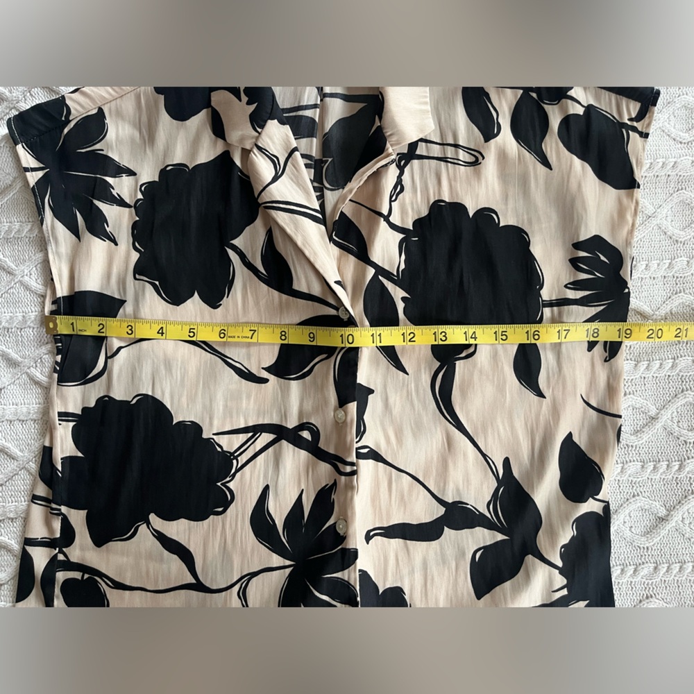 Philosophy Contemporary  Floral Print Button-Up Blouse Women’s Size Small - Picture 12 of 12